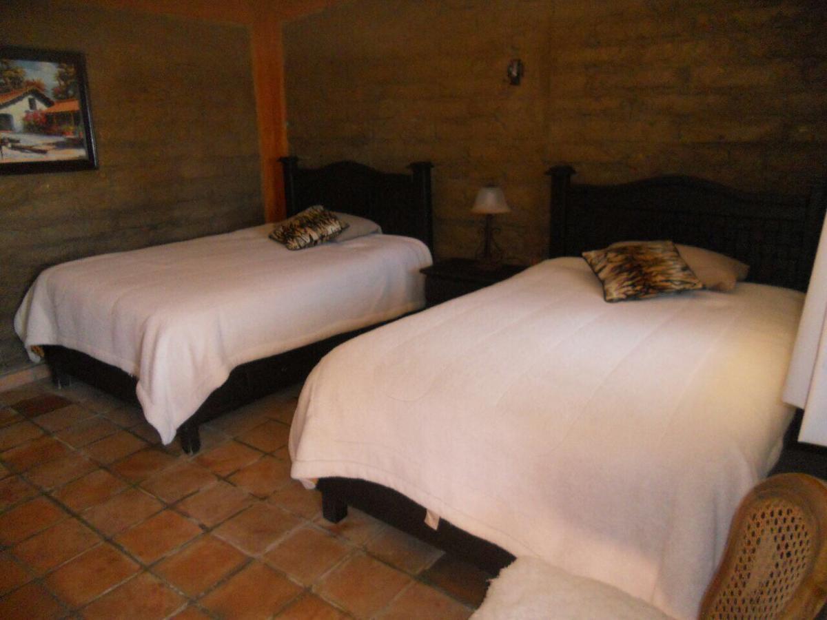 Отель Rancho Escondido Casa Goyri Tlaxco Экстерьер фото